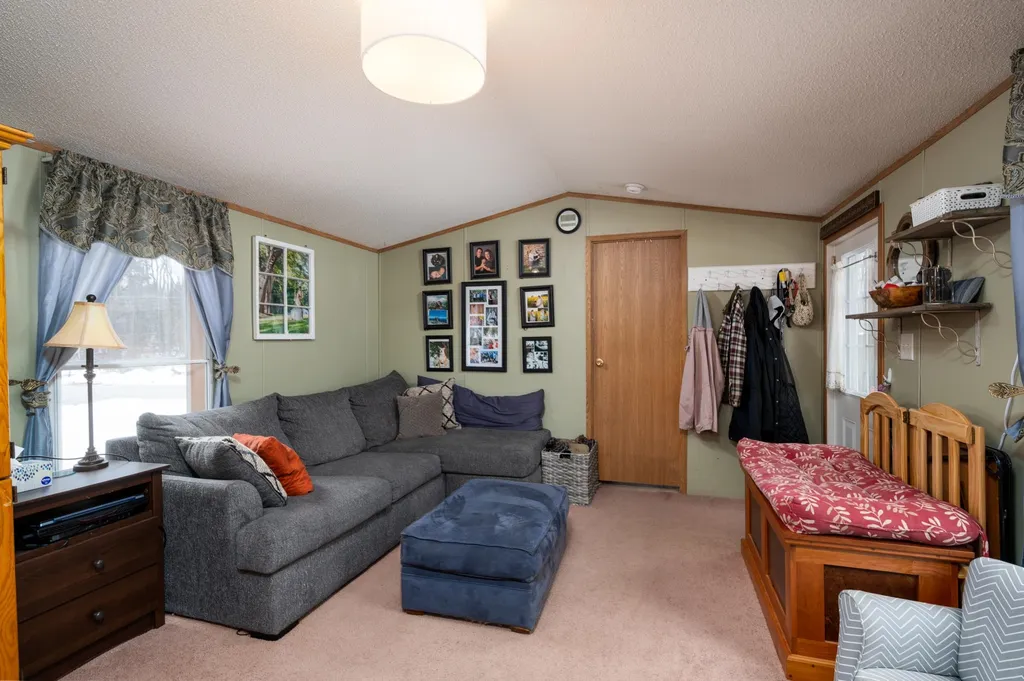 4 Deer Lane Belmont NH 03220