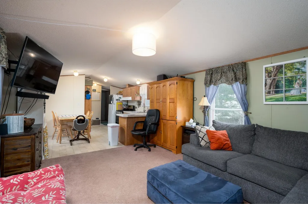 4 Deer Lane Belmont NH 03220