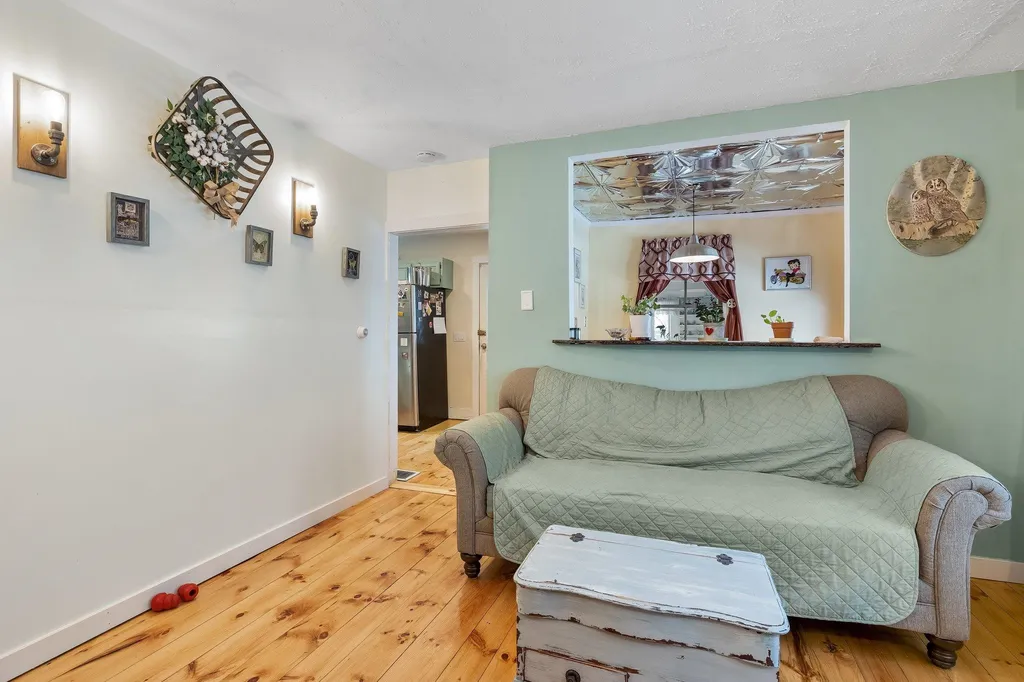 10 Lindy Street Pembroke NH 03275
