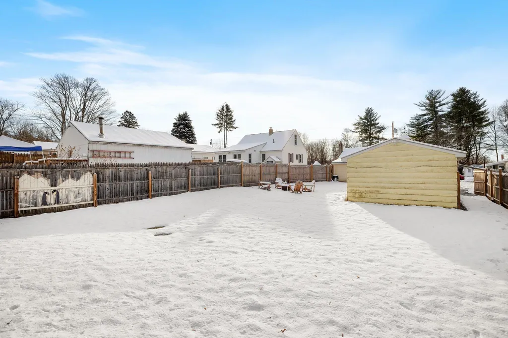 10 Lindy Street Pembroke NH 03275