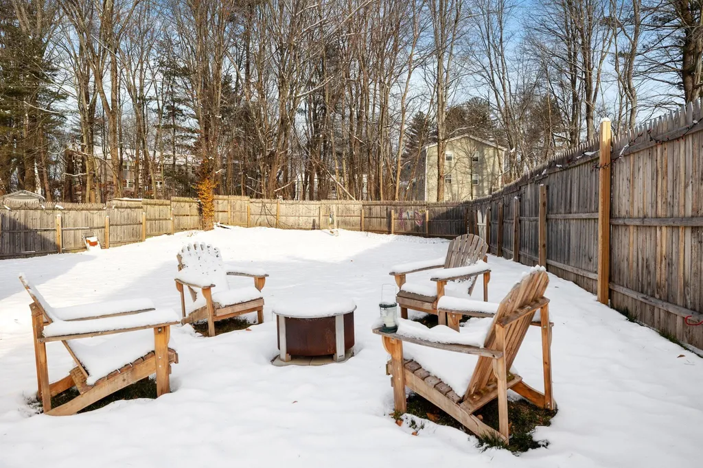10 Lindy Street Pembroke NH 03275