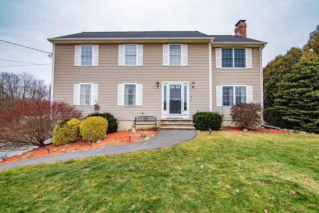 7 Ashley Drive Newton NH 03858