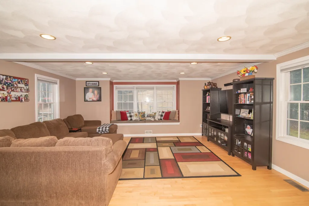 7 Ashley Drive Newton NH 03858