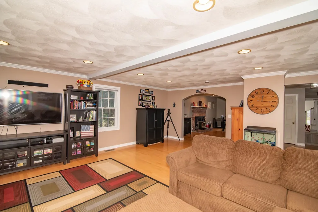 7 Ashley Drive Newton NH 03858
