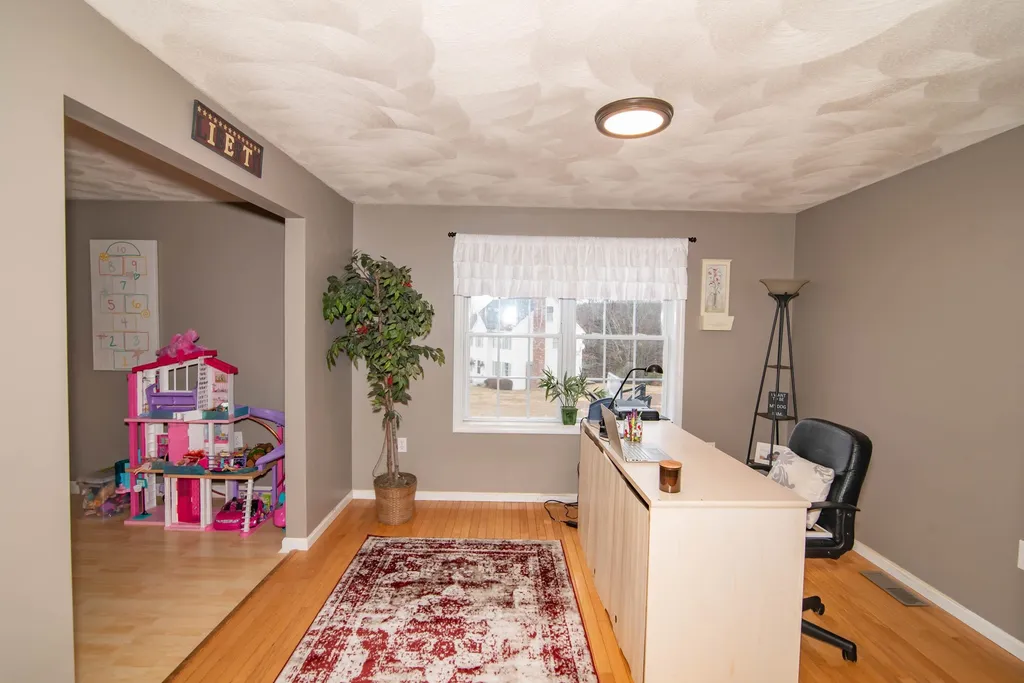 7 Ashley Drive Newton NH 03858
