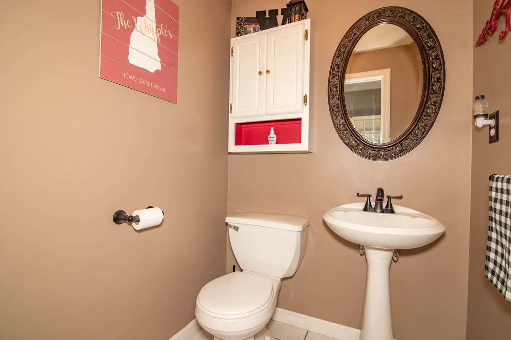 7 Ashley Drive Newton NH 03858