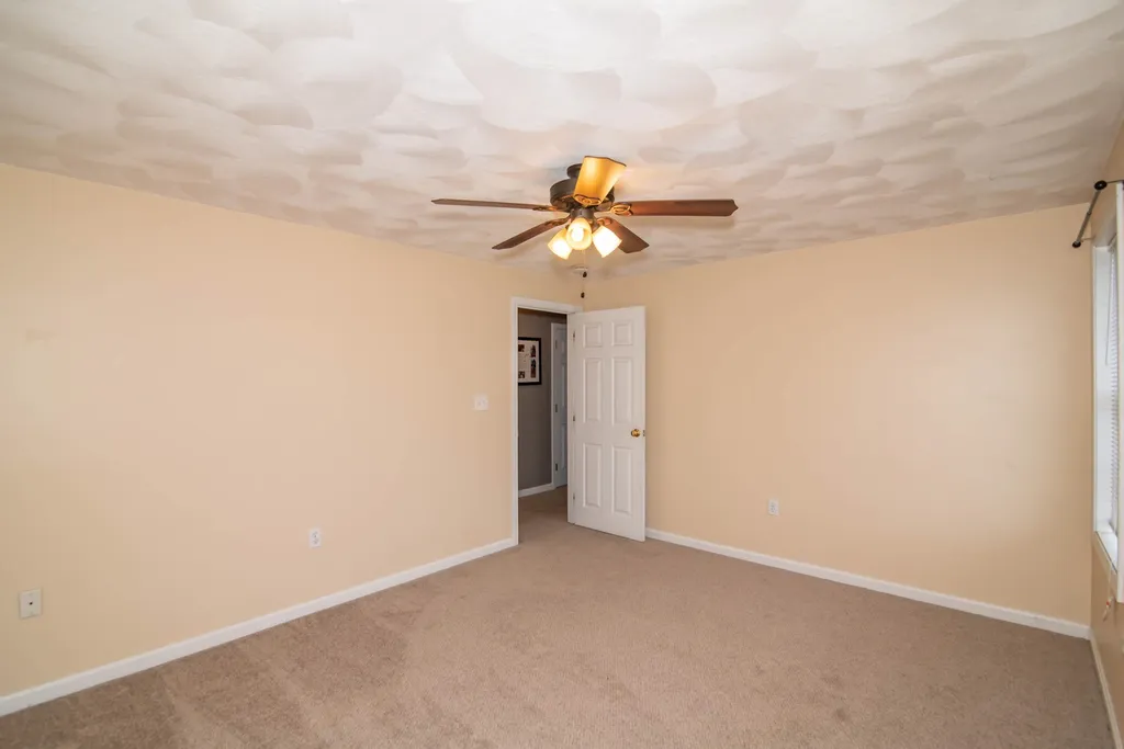 7 Ashley Drive Newton NH 03858