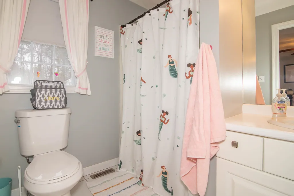 7 Ashley Drive Newton NH 03858