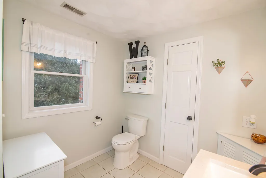 7 Ashley Drive Newton NH 03858