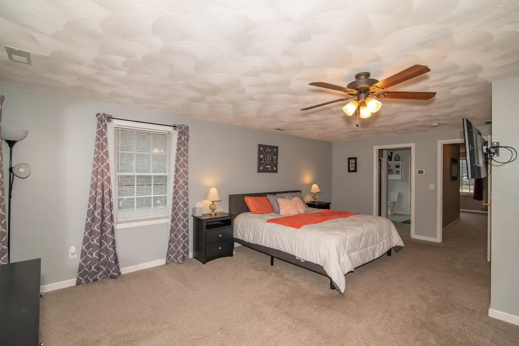 7 Ashley Drive Newton NH 03858
