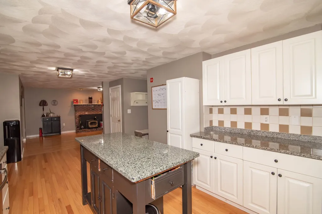 7 Ashley Drive Newton NH 03858