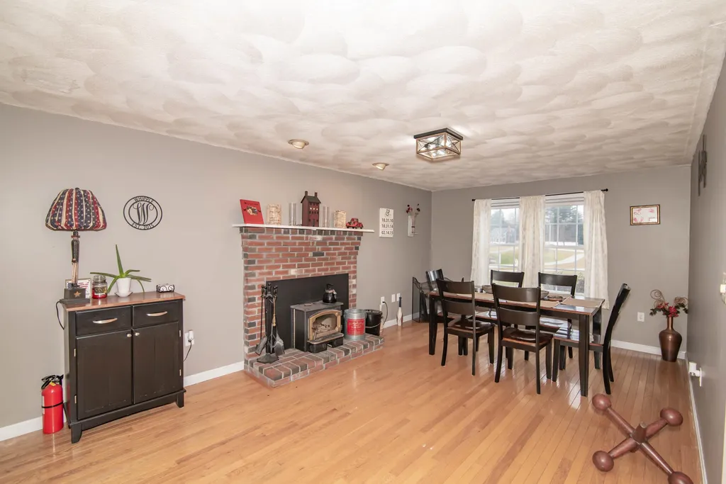 7 Ashley Drive Newton NH 03858