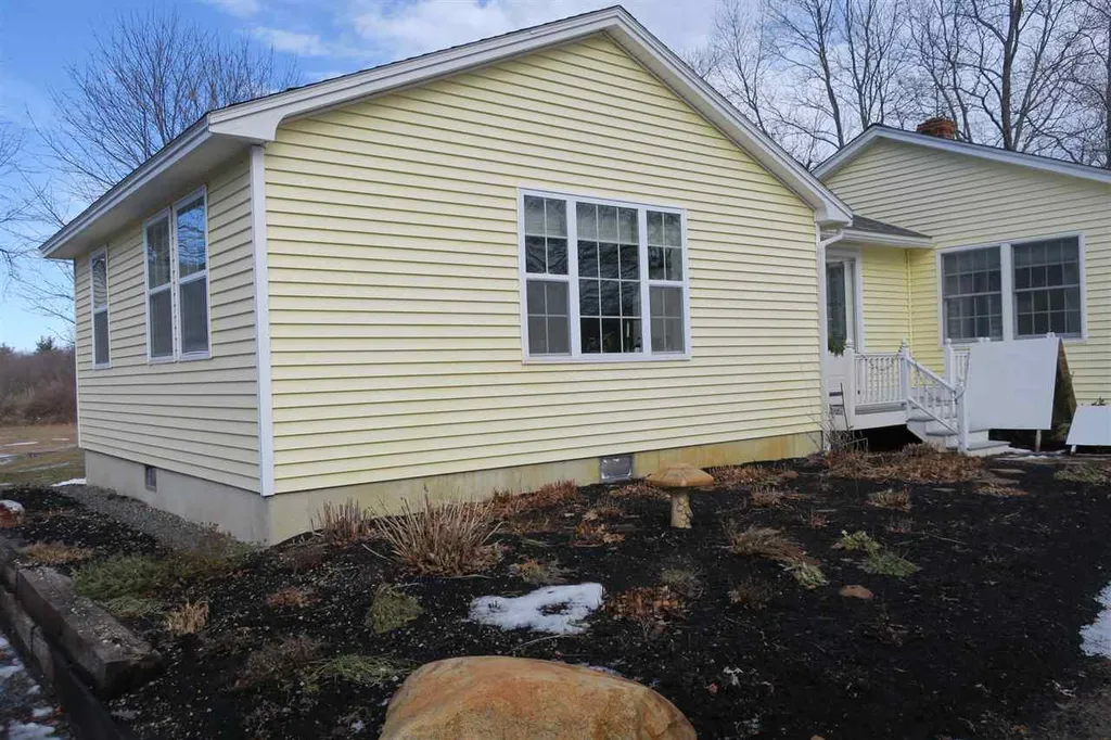 79 South Road Brentwood NH 03833