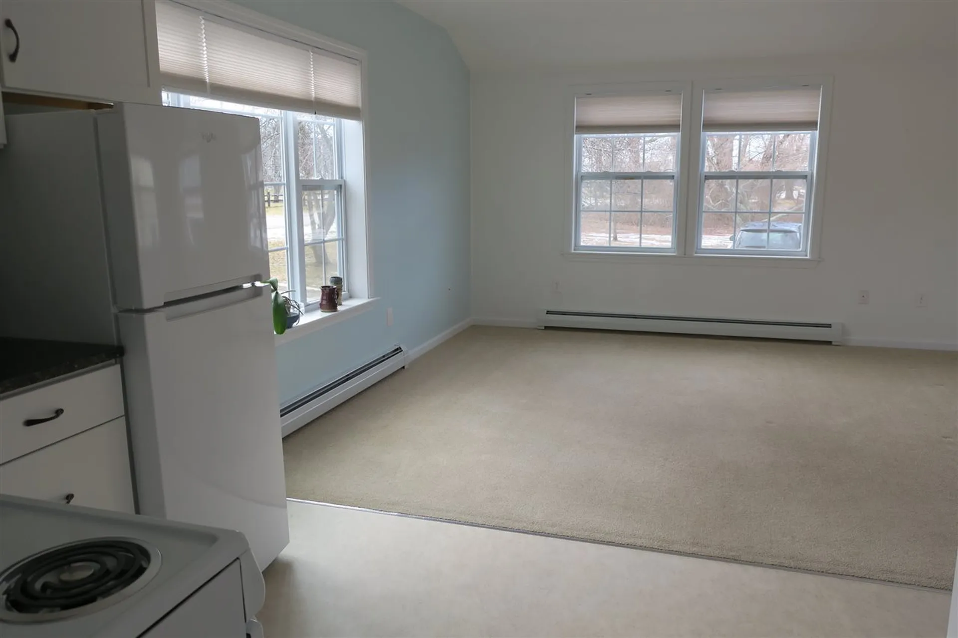 79 South Road Brentwood NH 03833