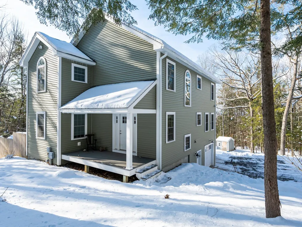 84 Heritage Hill Road Holderness NH 03245