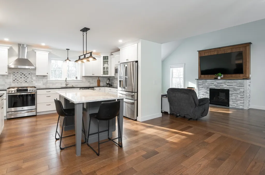 84 Heritage Hill Road Holderness NH 03245
