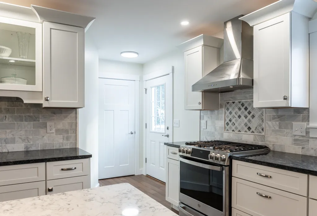 84 Heritage Hill Road Holderness NH 03245