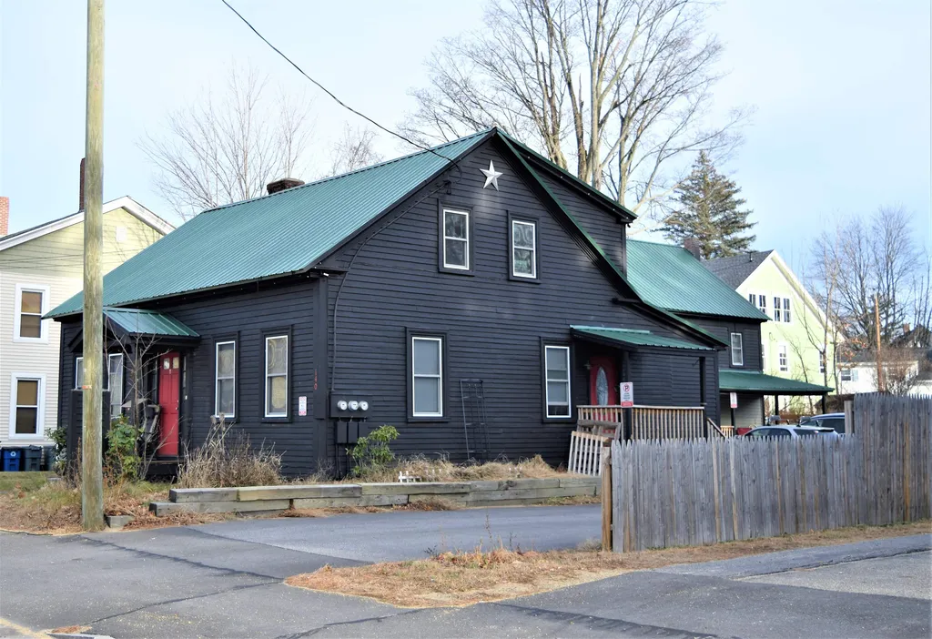 140 Court Street Laconia NH 03246