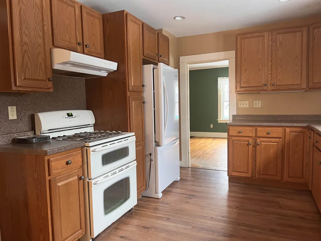 20 Edgewood Street Claremont NH 03743