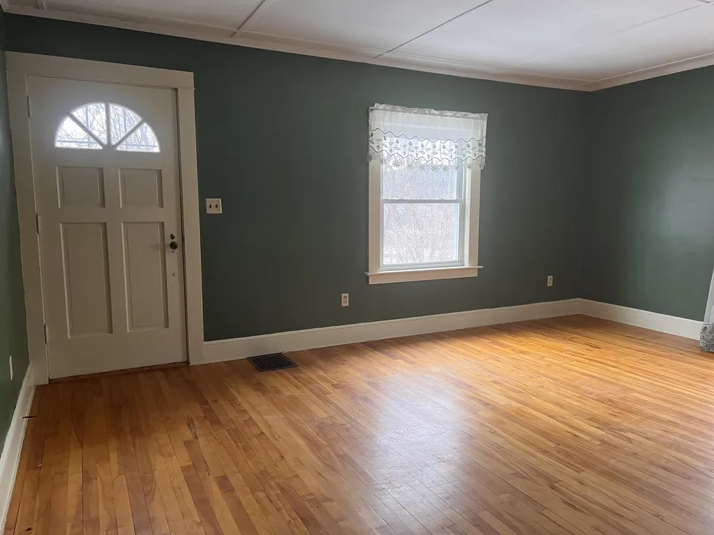 20 Edgewood Street Claremont NH 03743