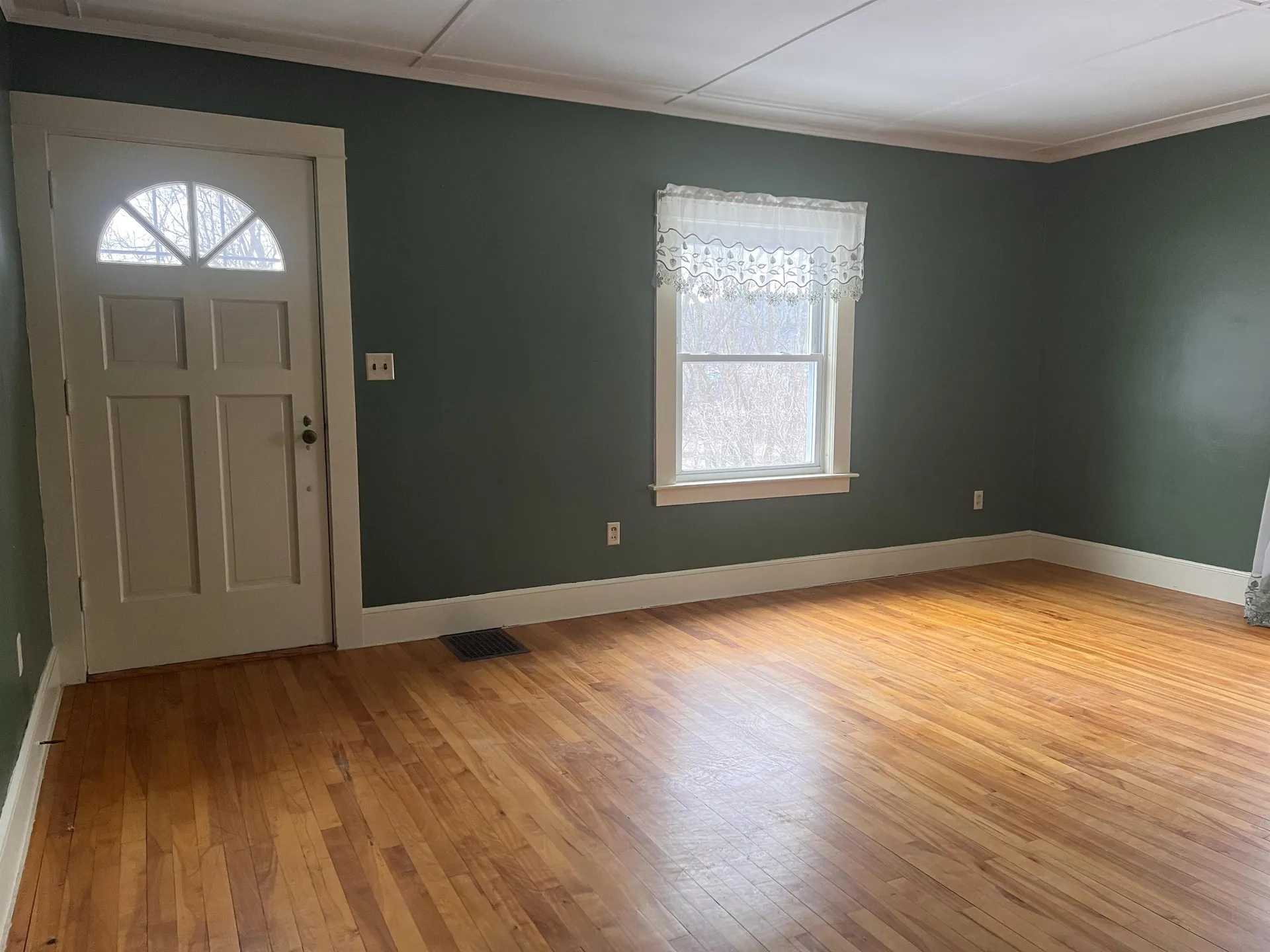 20 Edgewood Street Claremont NH 03743