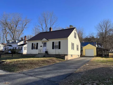 20 Edgewood Street Claremont NH 03743