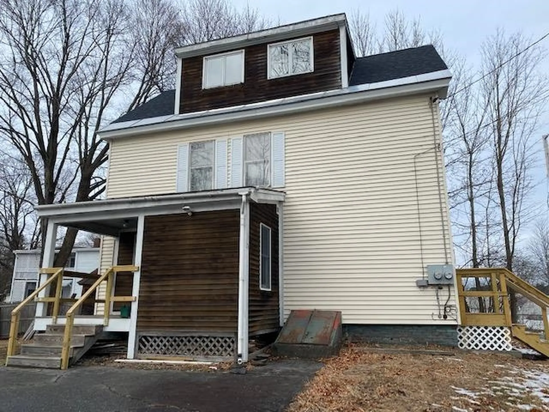 23 Pleasant Street Brattleboro VT 05301