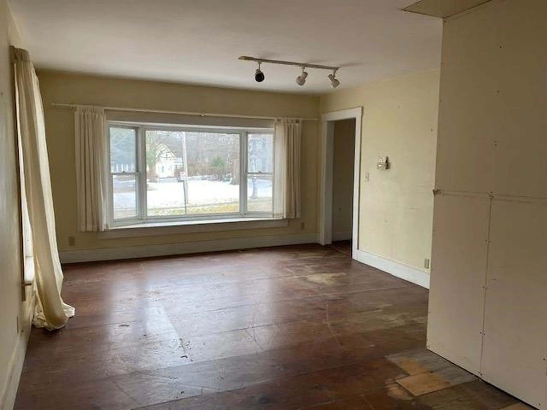 23 Pleasant Street Brattleboro VT 05301