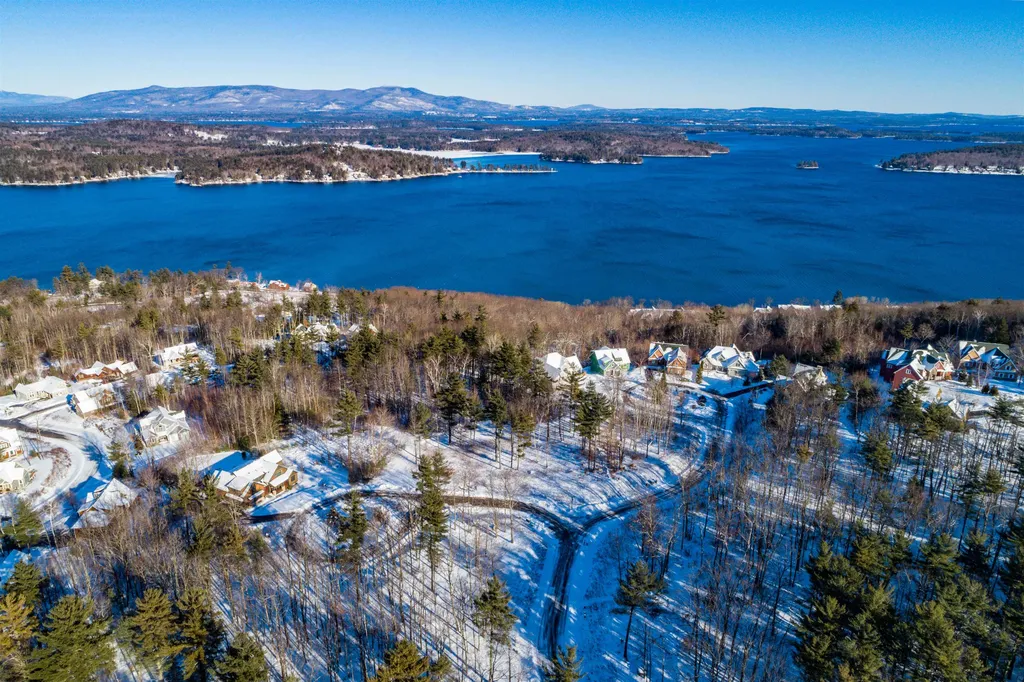 55 Deadreckoning Point Laconia NH 03246