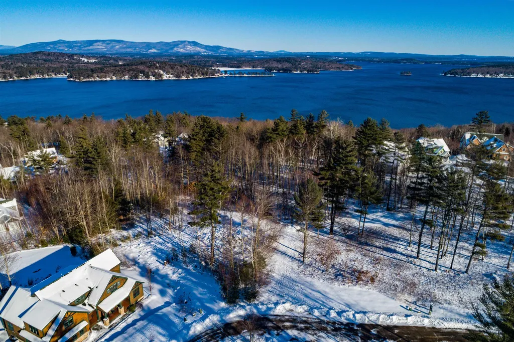 55 Deadreckoning Point Laconia NH 03246