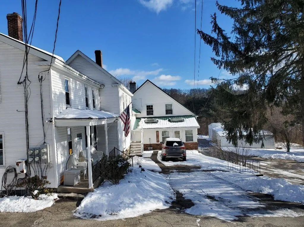 891 Mammoth Road Manchester NH 03104