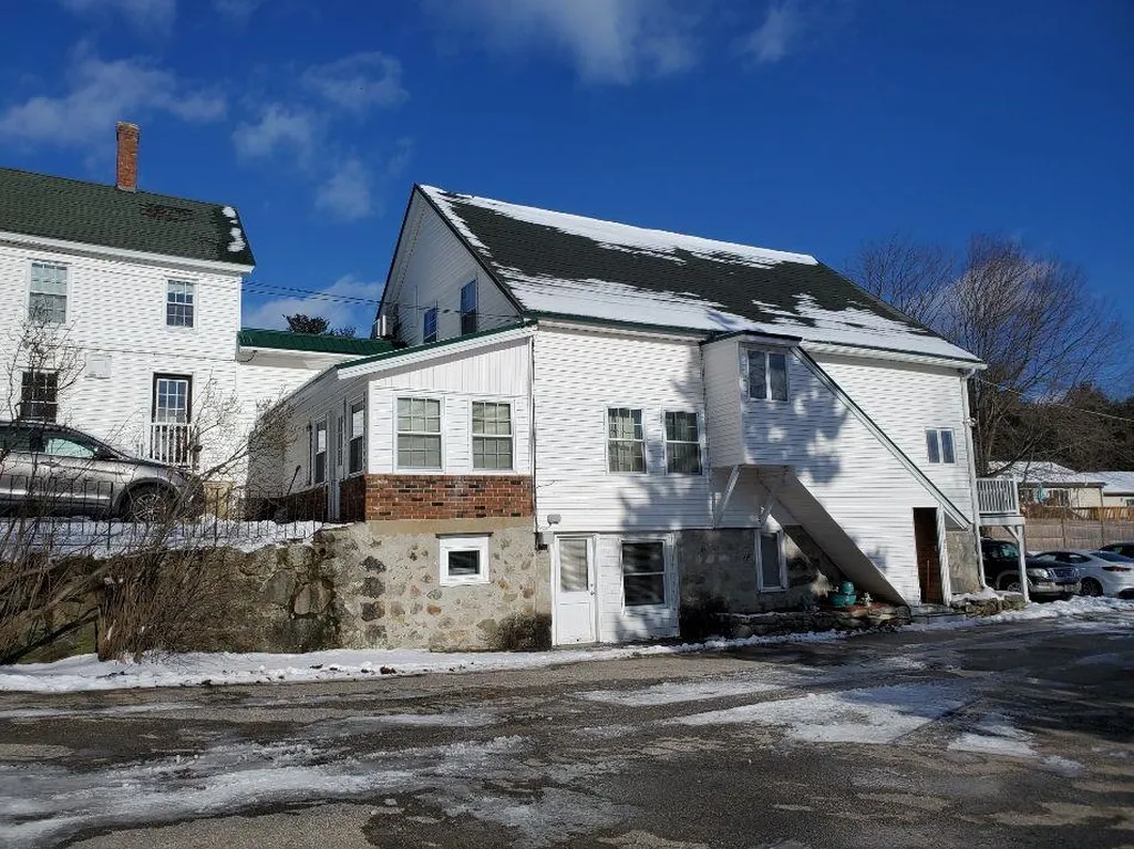 891 Mammoth Road Manchester NH 03104