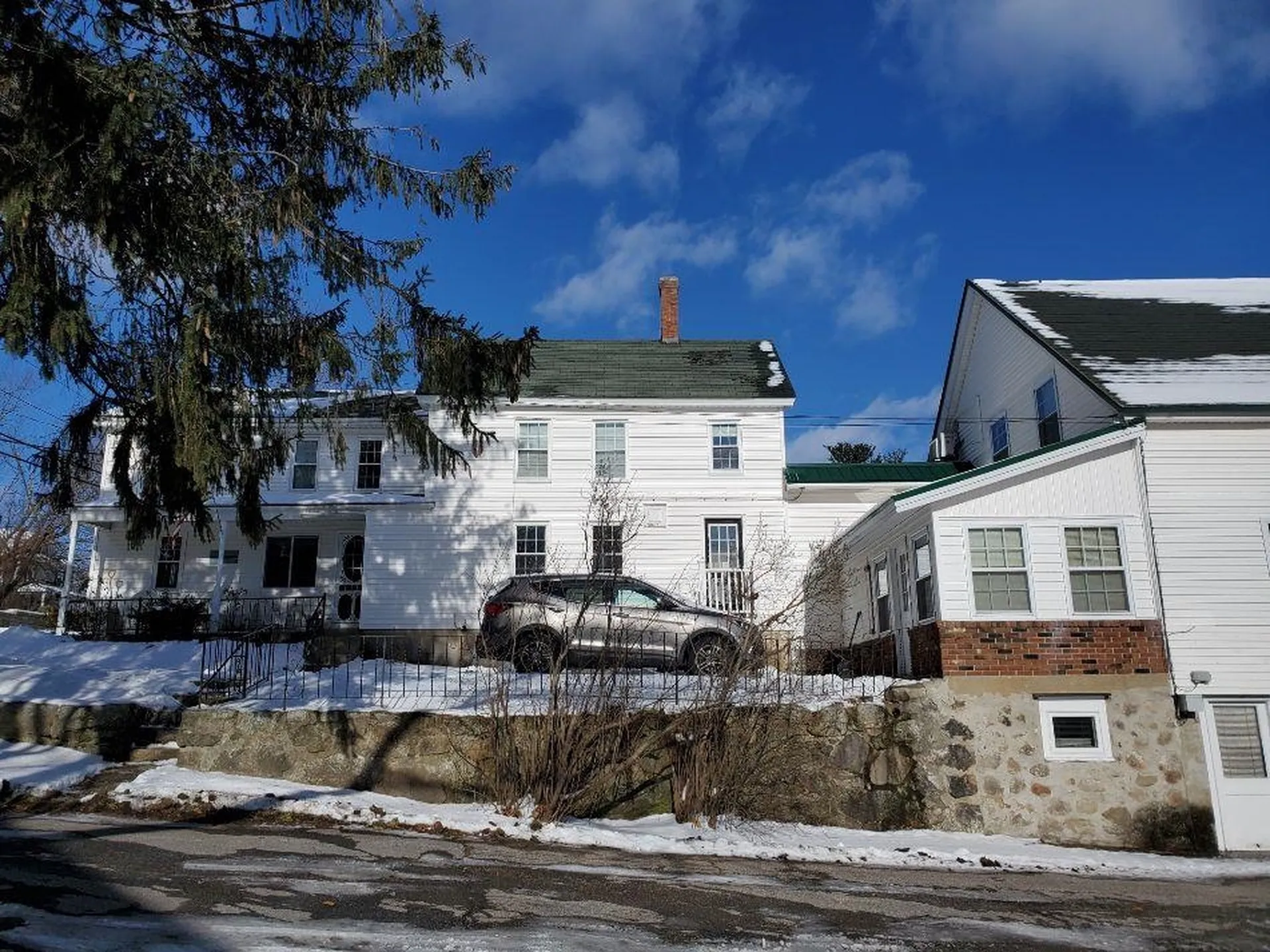891 Mammoth Road Manchester NH 03104
