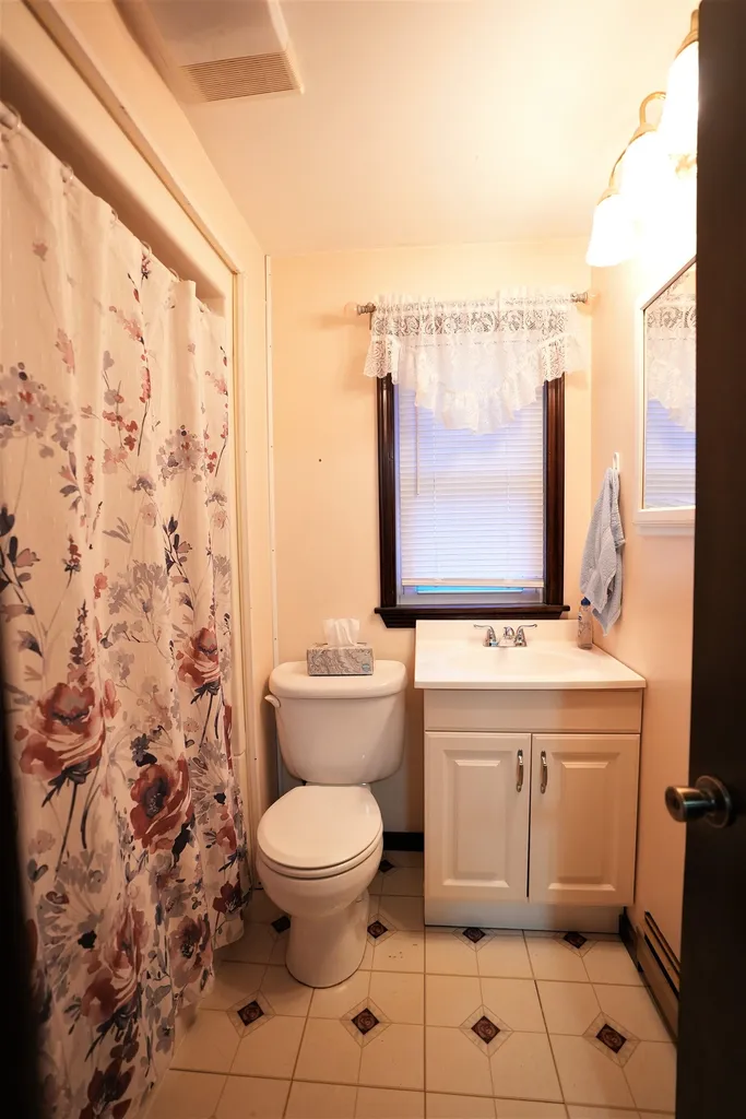 6 Montcalm Street Manchester NH 03102