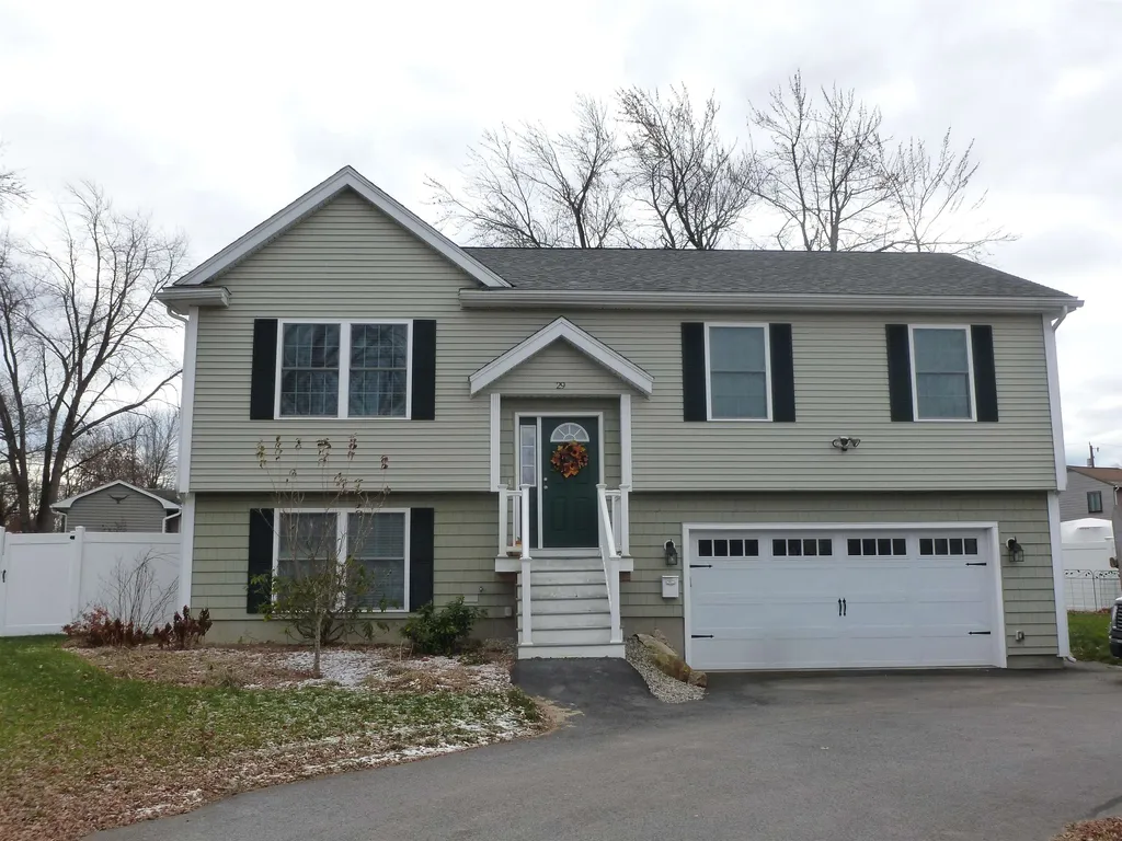 29 Slade Avenue Manchester NH 03103