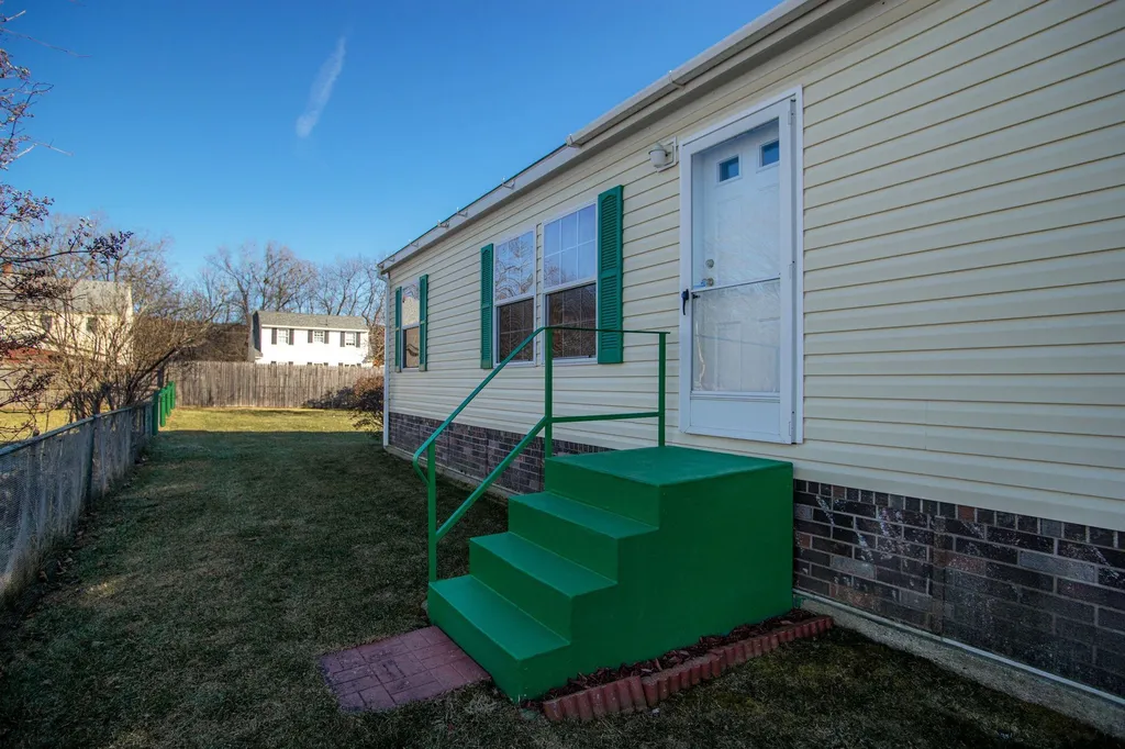 82 Moreland Avenue Brattleboro VT 05301