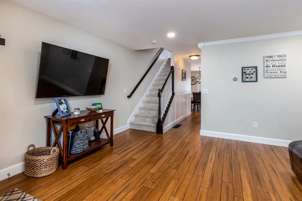 31b Shadowbrook Drive Hudson NH 03051
