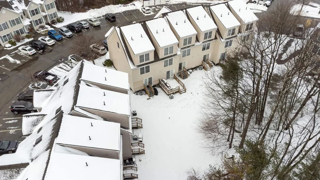 31b Shadowbrook Drive Hudson NH 03051