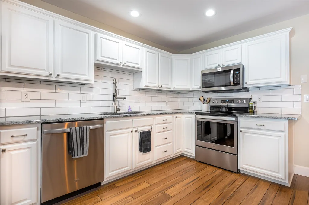 31b Shadowbrook Drive Hudson NH 03051