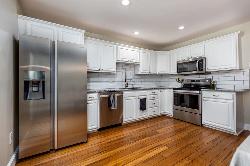 31b Shadowbrook Drive Hudson NH 03051