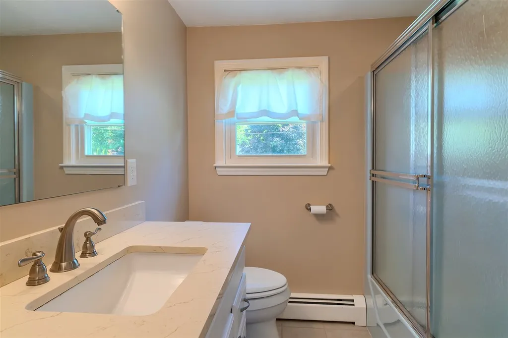 8 Bluebird Lane Atkinson NH 03811