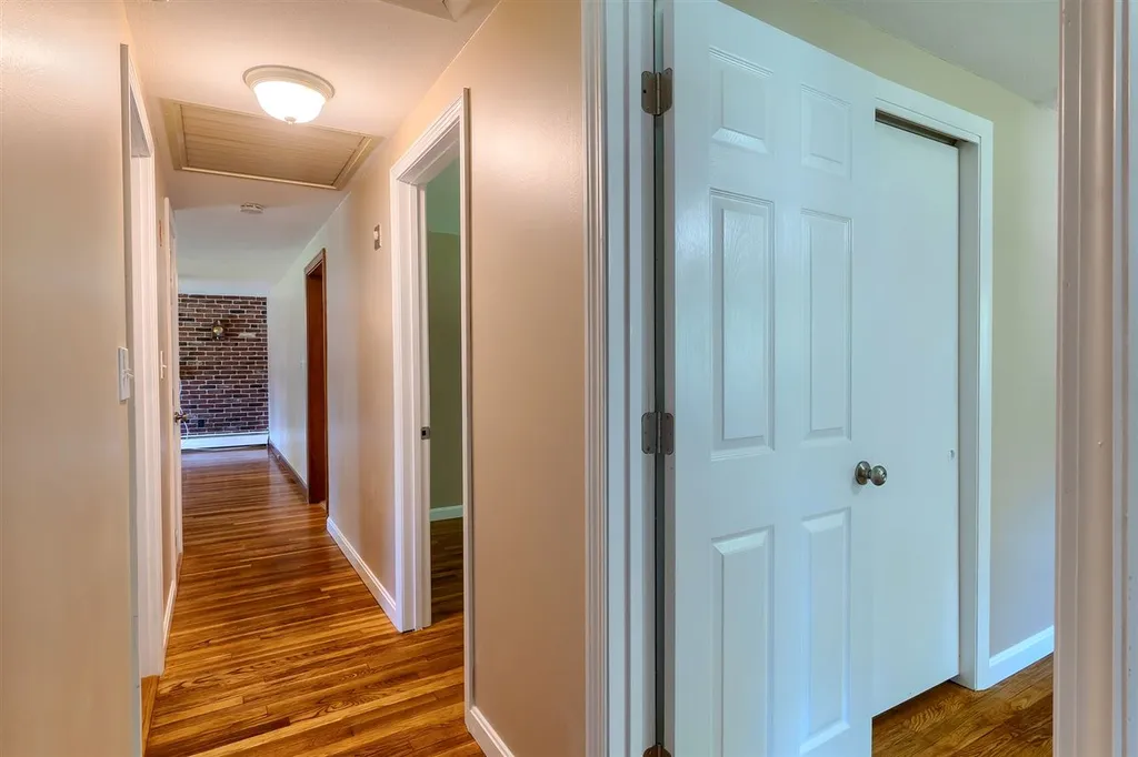 8 Bluebird Lane Atkinson NH 03811
