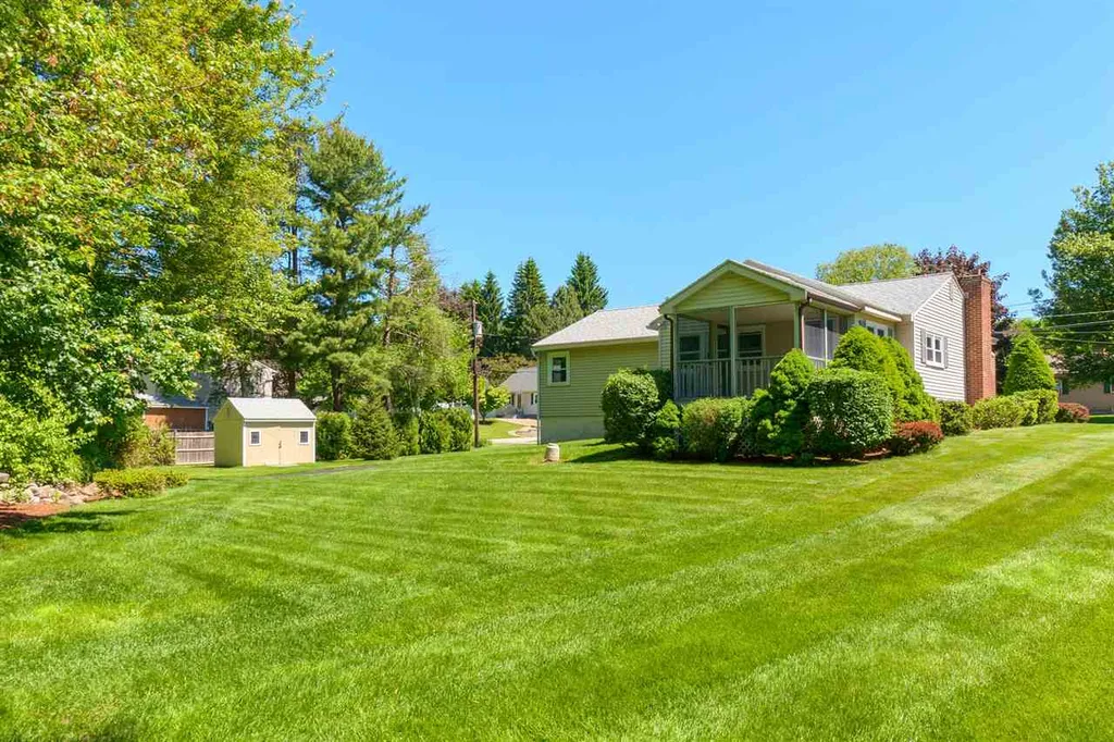 8 Bluebird Lane Atkinson NH 03811