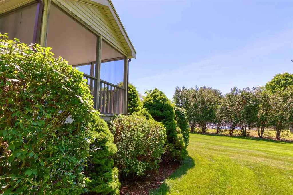 8 Bluebird Lane Atkinson NH 03811