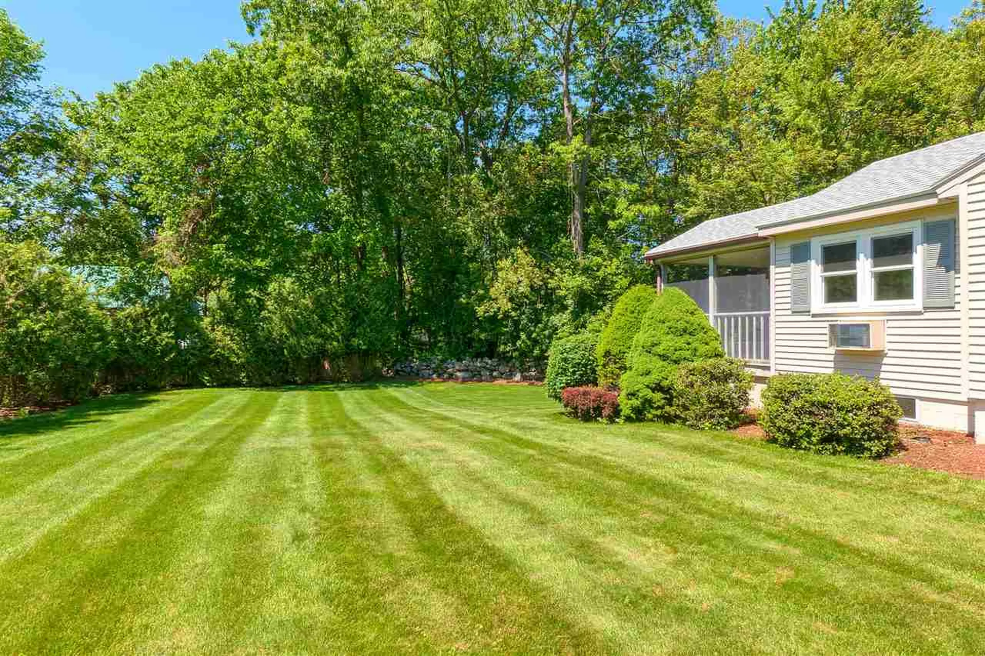 8 Bluebird Lane Atkinson NH 03811