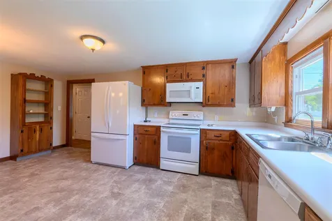 8 Bluebird Lane Atkinson NH 03811
