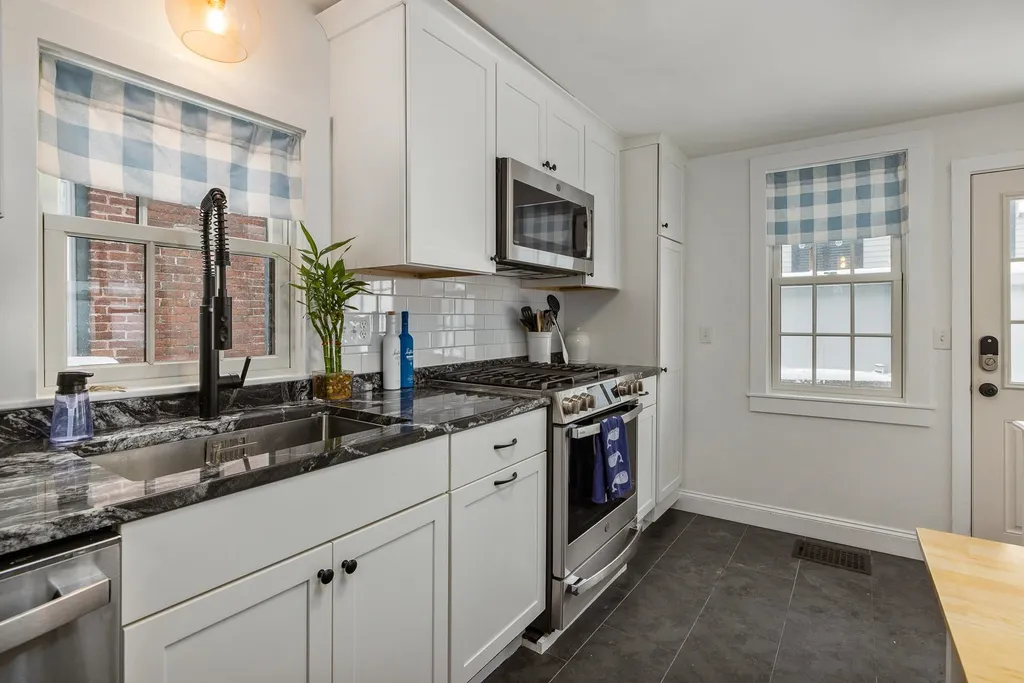 11 Sheafe Street Portsmouth NH 03801