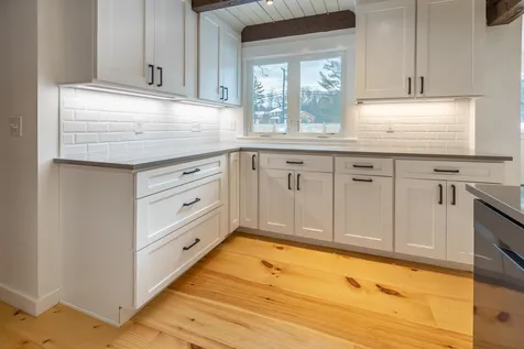 190 Vt Route 11 Peru VT 05152