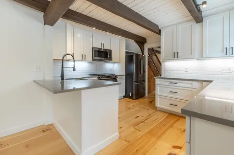 190 Vt Route 11 Peru VT 05152