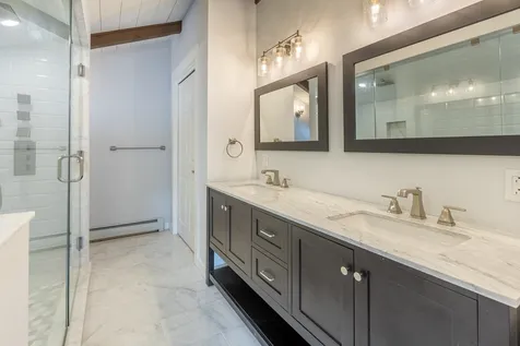 190 Vt Route 11 Peru VT 05152